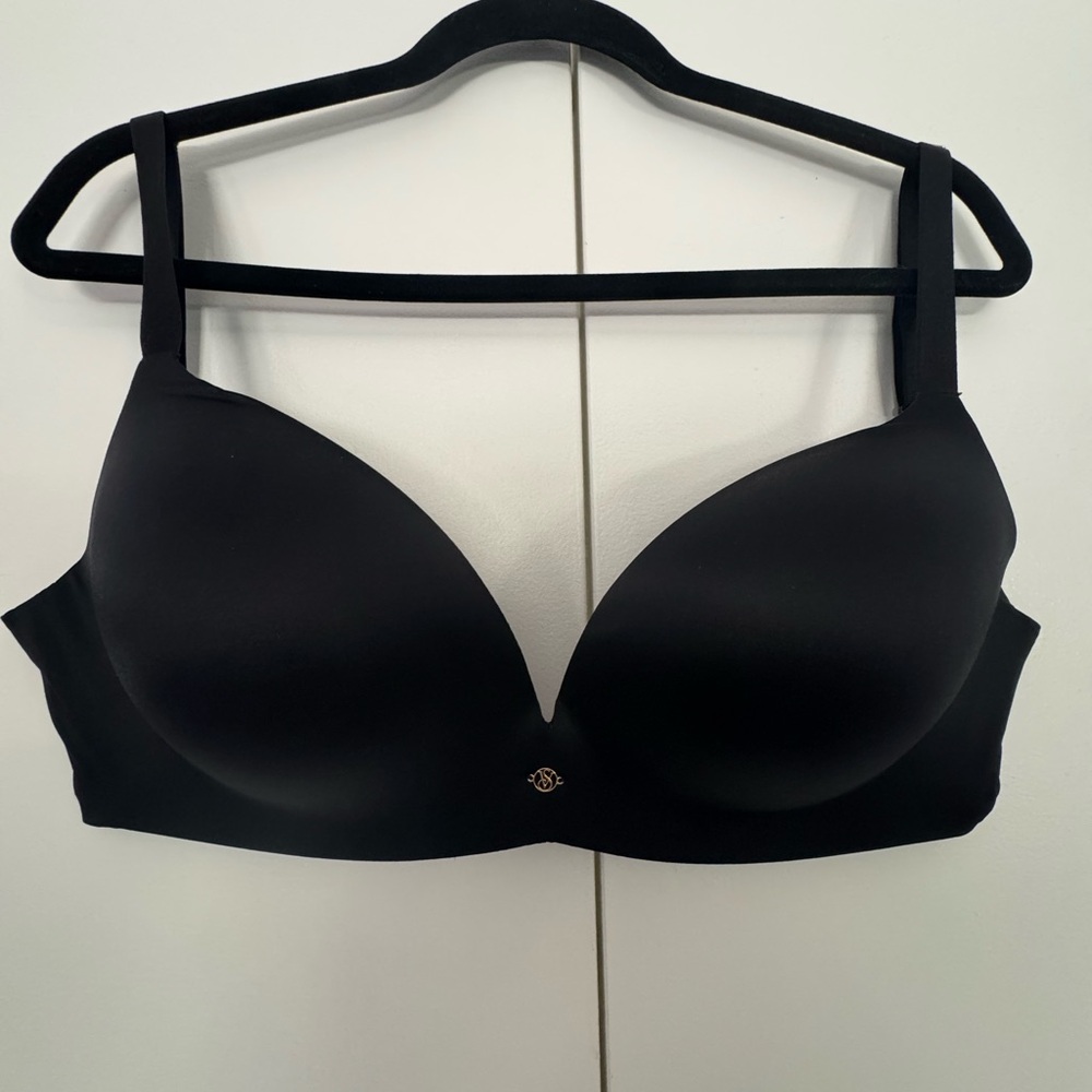 Victoria's Secret Black Push-Up Bra with Seamless Molded Cups